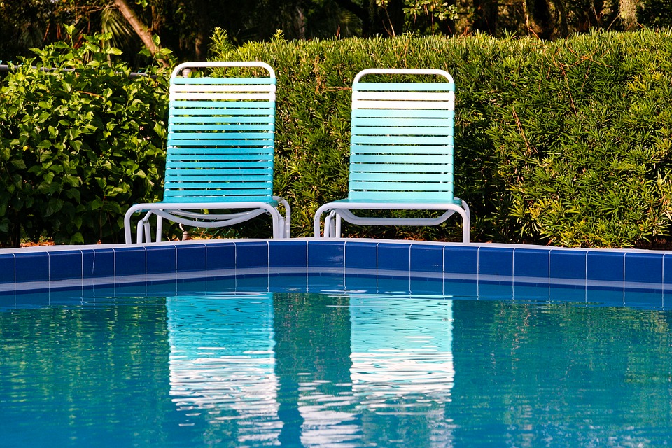 Piscine interrate in giardino: vantaggi, manutenzione e prezzi Manutenzione piscina interrata